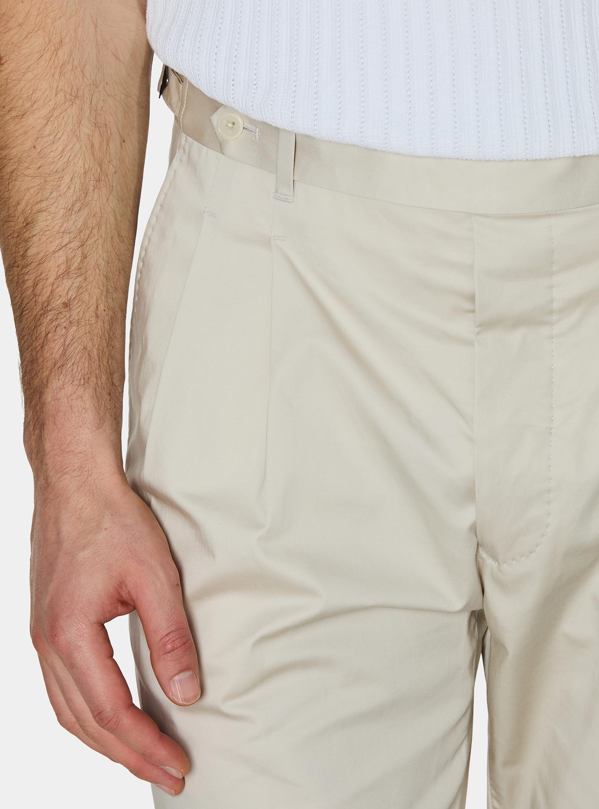 Pantaloni con pince in cotone popeline stretch, PANNA