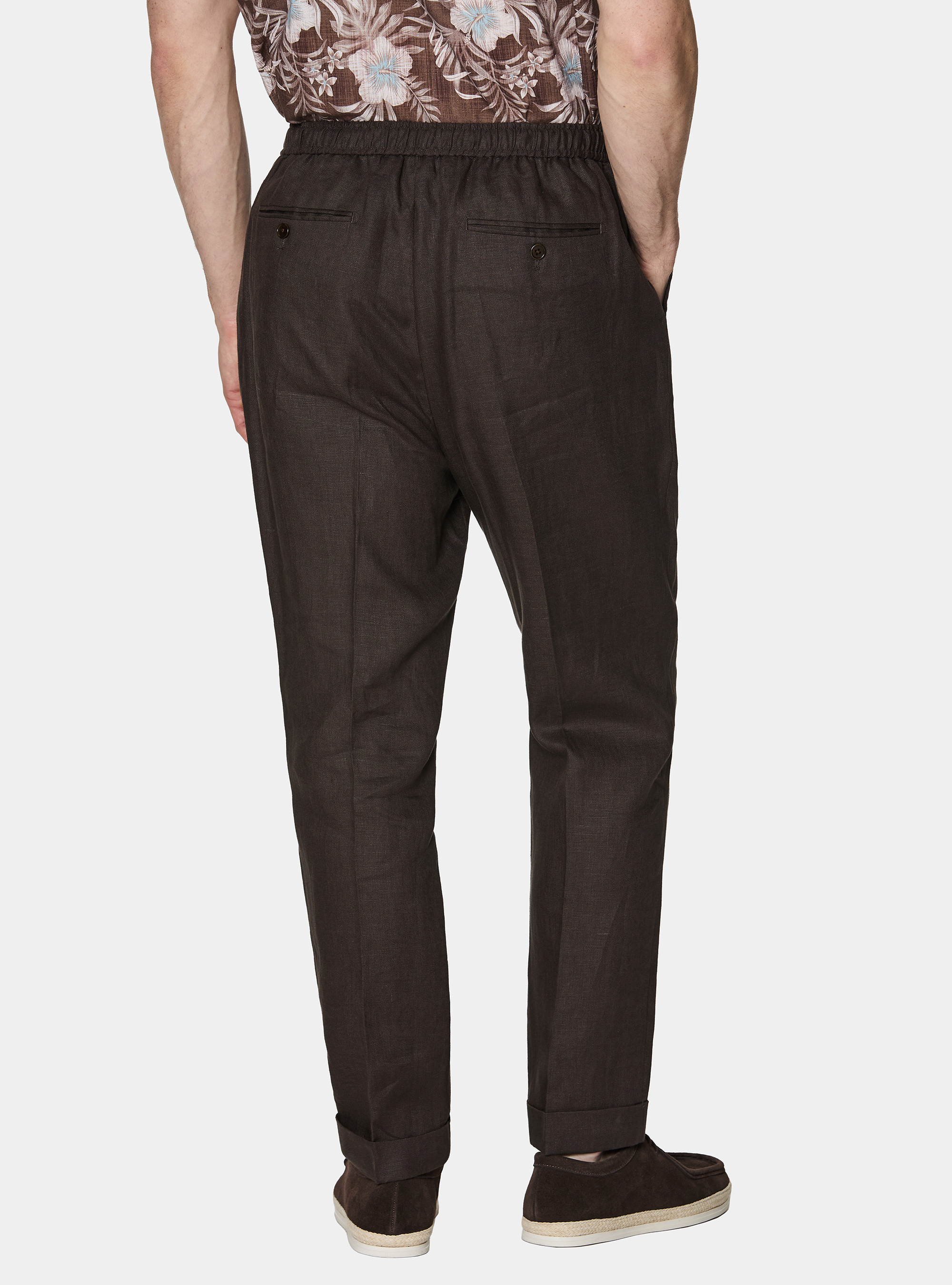 Pantaloni in puro lino con pince e coulisse, MARRONE