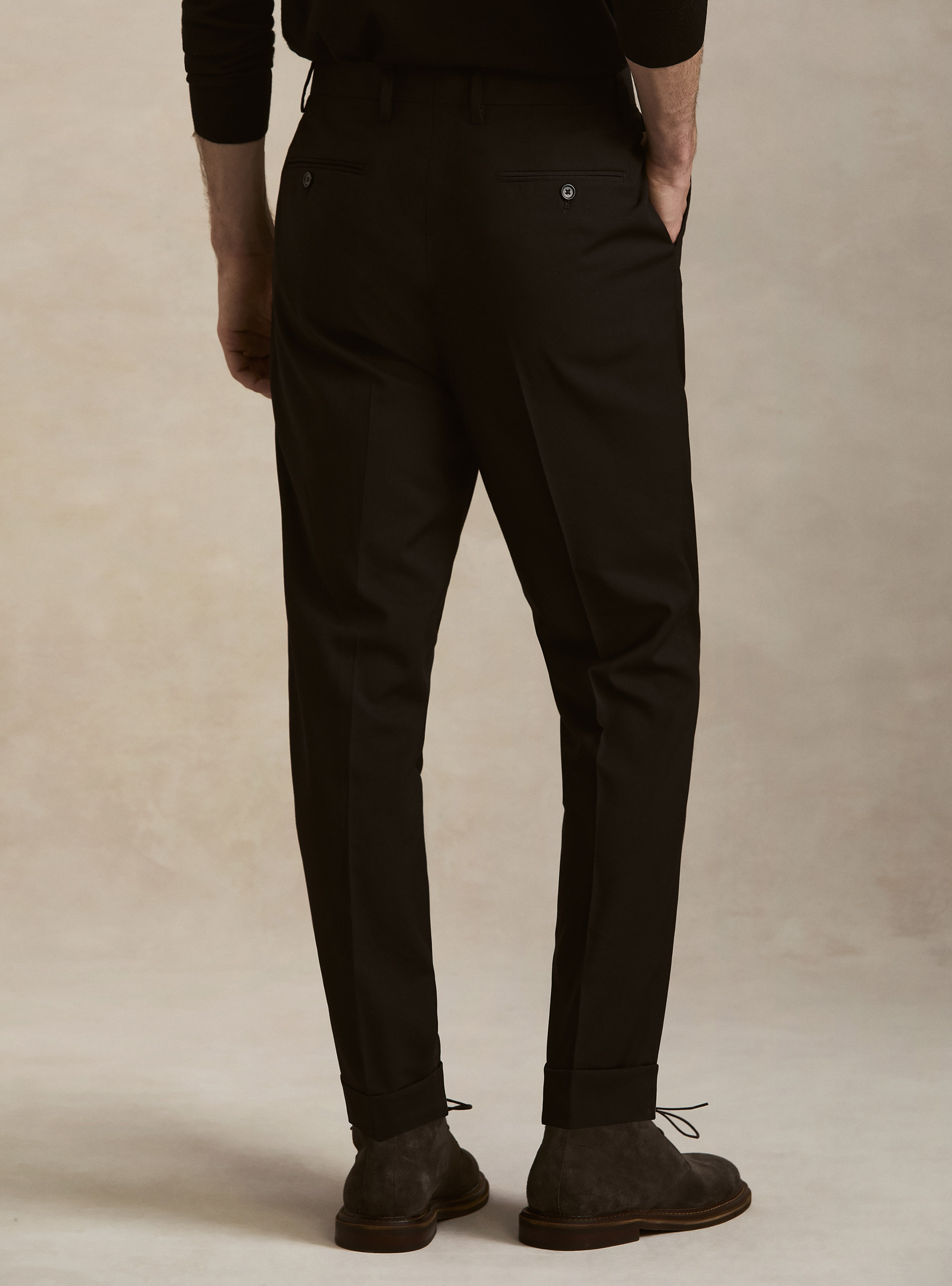 Pantaloni classici con pince, NERO