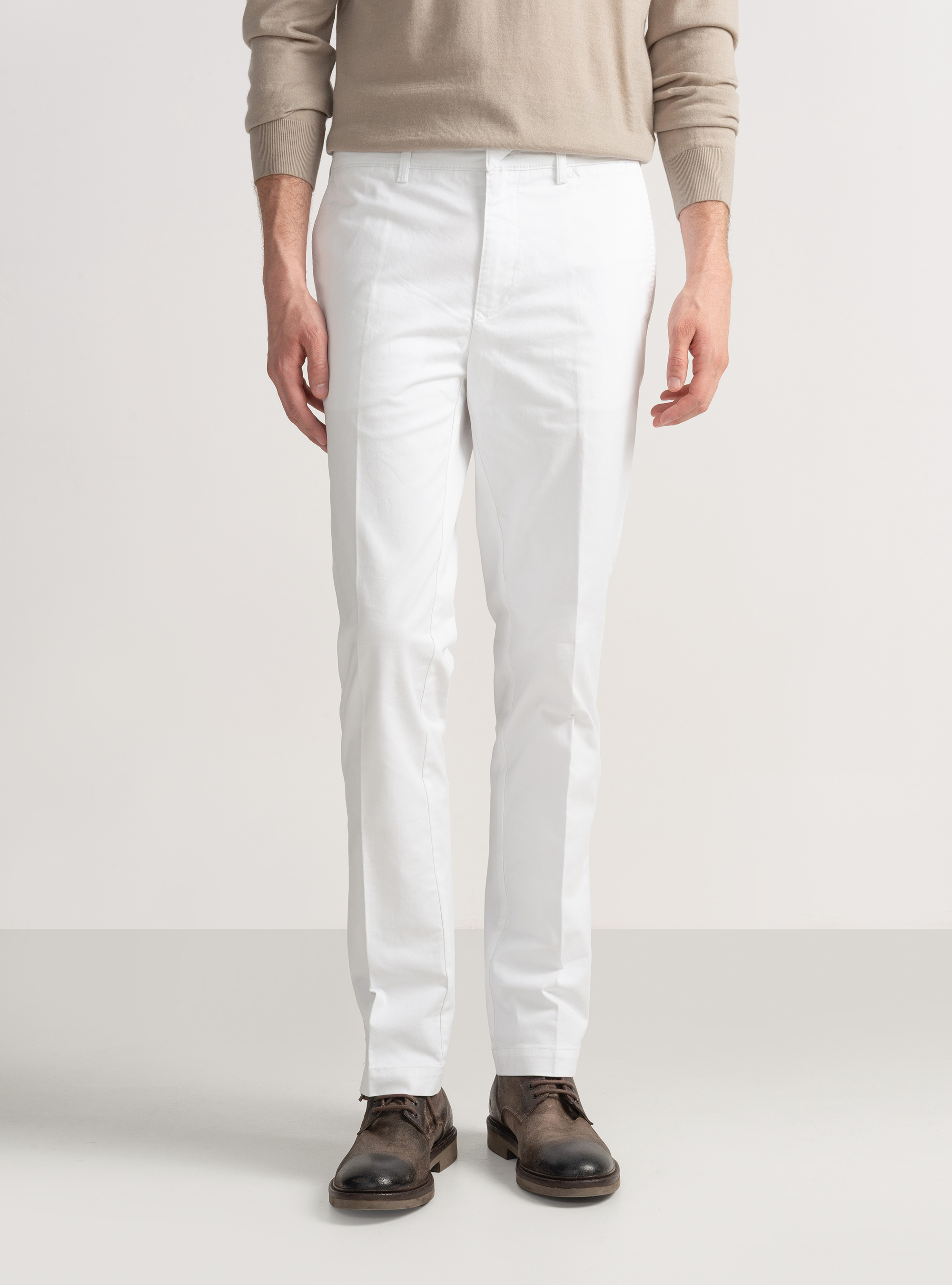Pantaloni chino slim fit in twill stretch, BIANCO