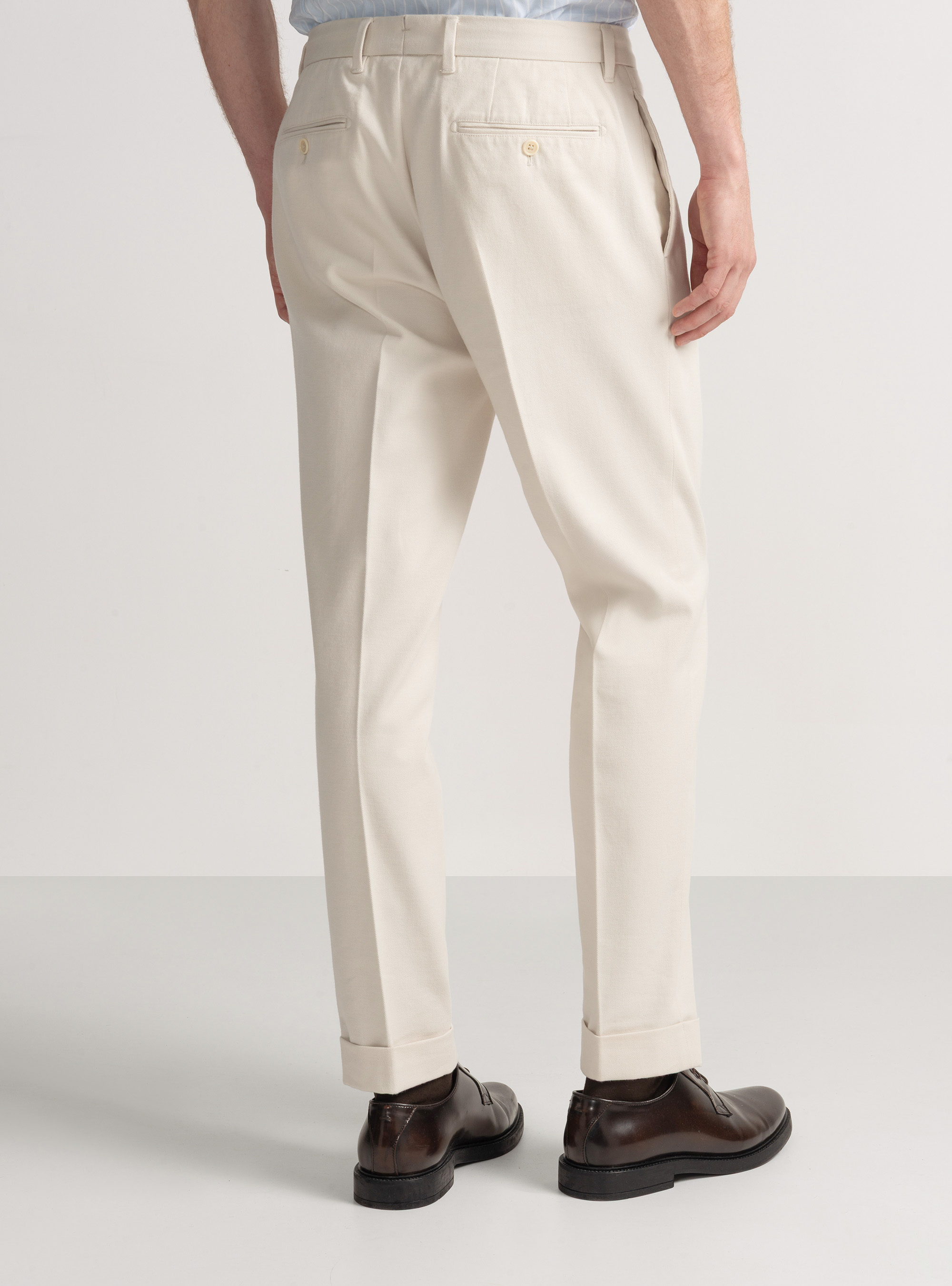 Pantaloni con pince in twill di cotone e cashmere, PANNA