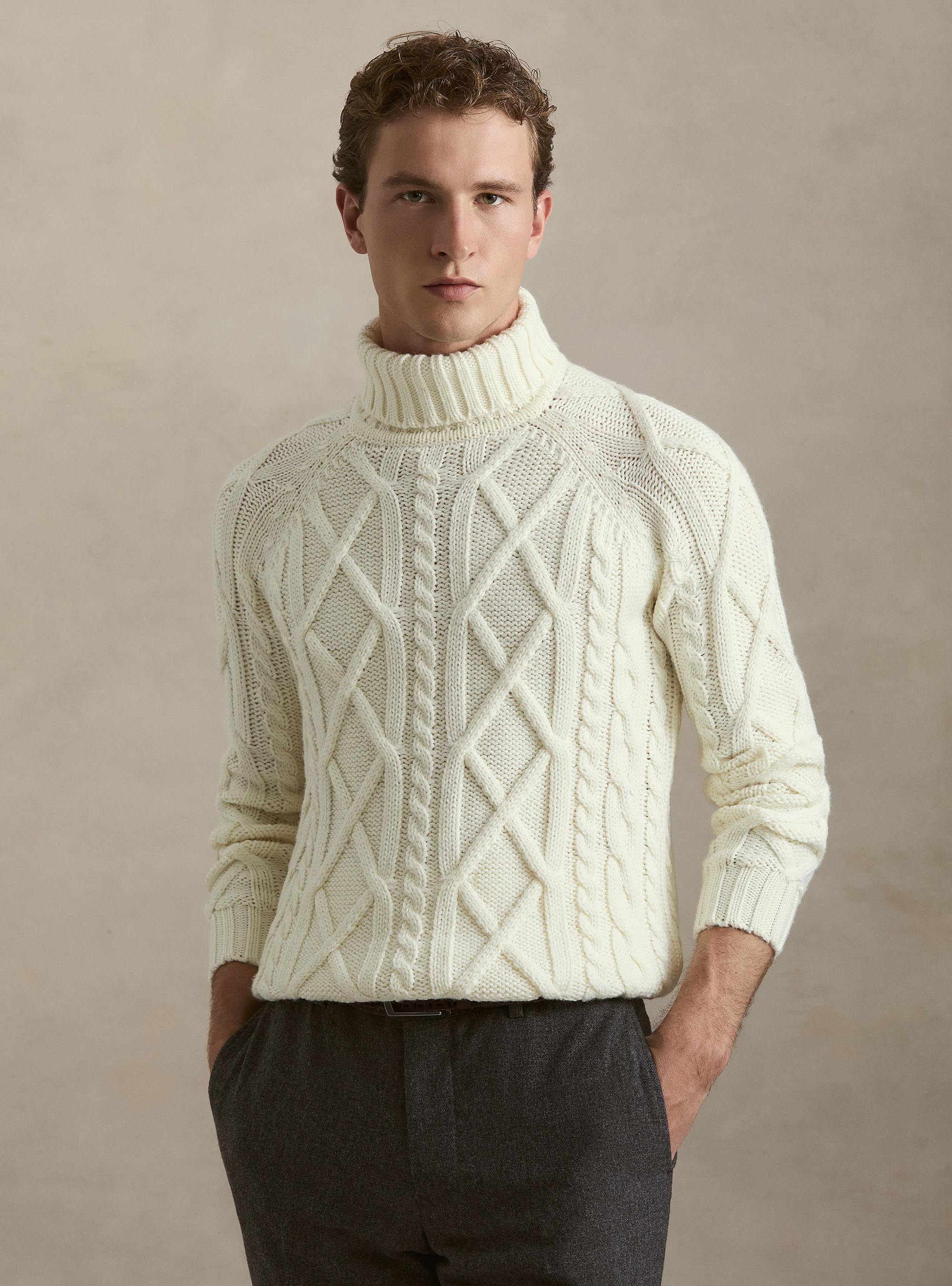 Collo alto in maglia con treccia in misto lana, BIANCO