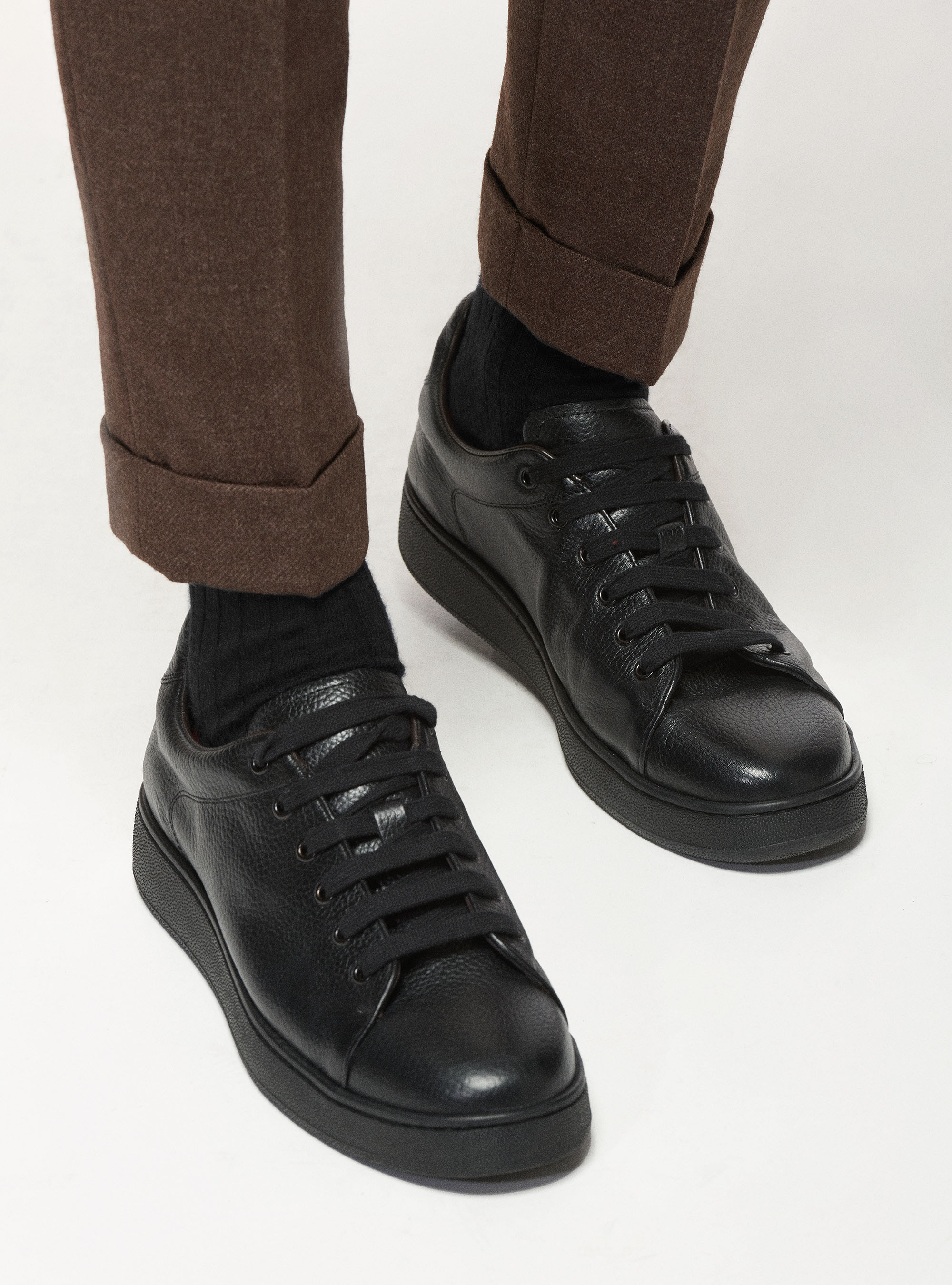 Sneakers in pelle martellata, NERO