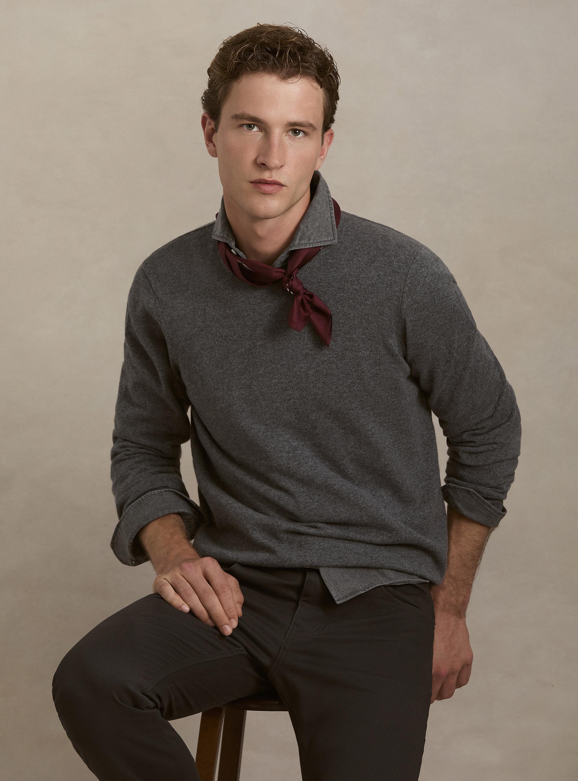 Maglia girocollo in 100% cashmere, GRIGIO SCURO 0125C