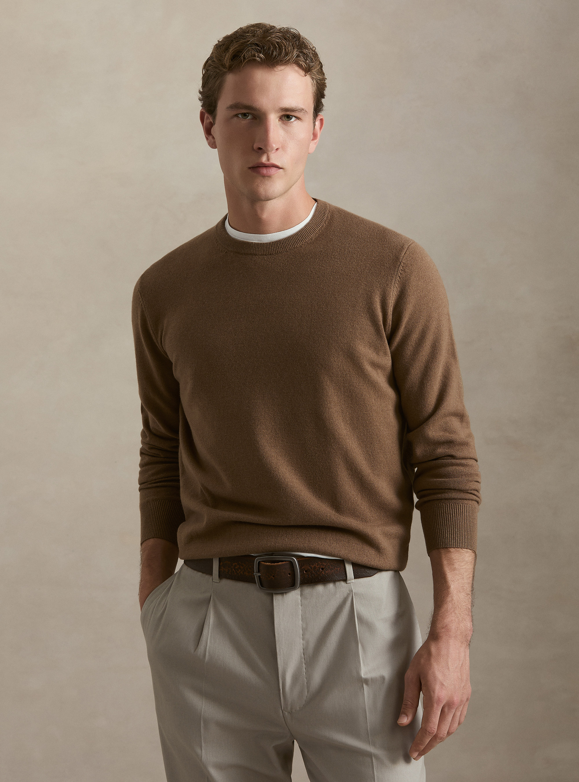Maglia girocollo in lana lambswool e cashmere, NOCCIOLA
