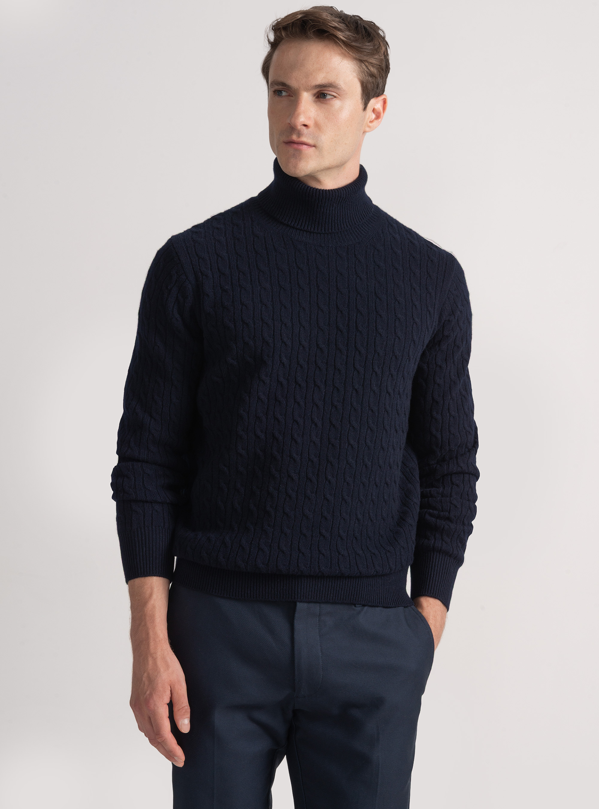Maglia collo alto con treccia in lana cashmere, BLU NAVY