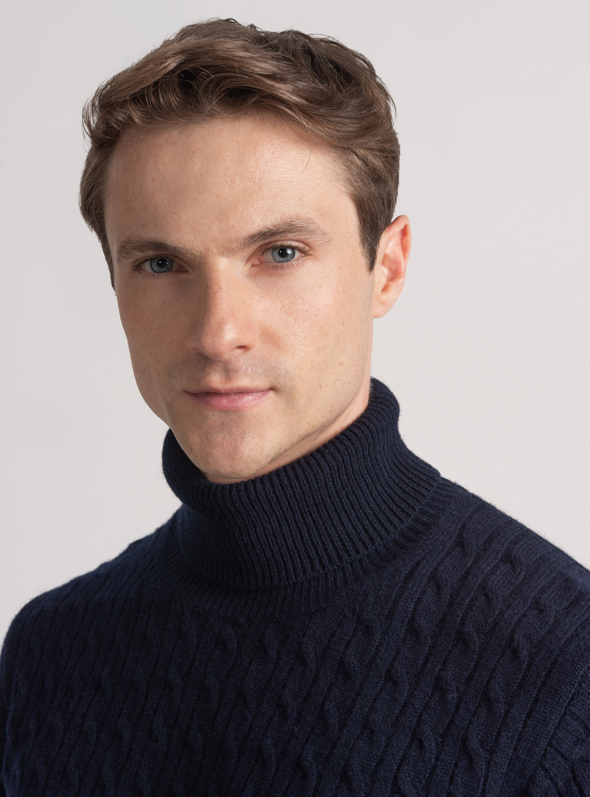 Maglia collo alto con treccia in lana cashmere, BLU NAVY