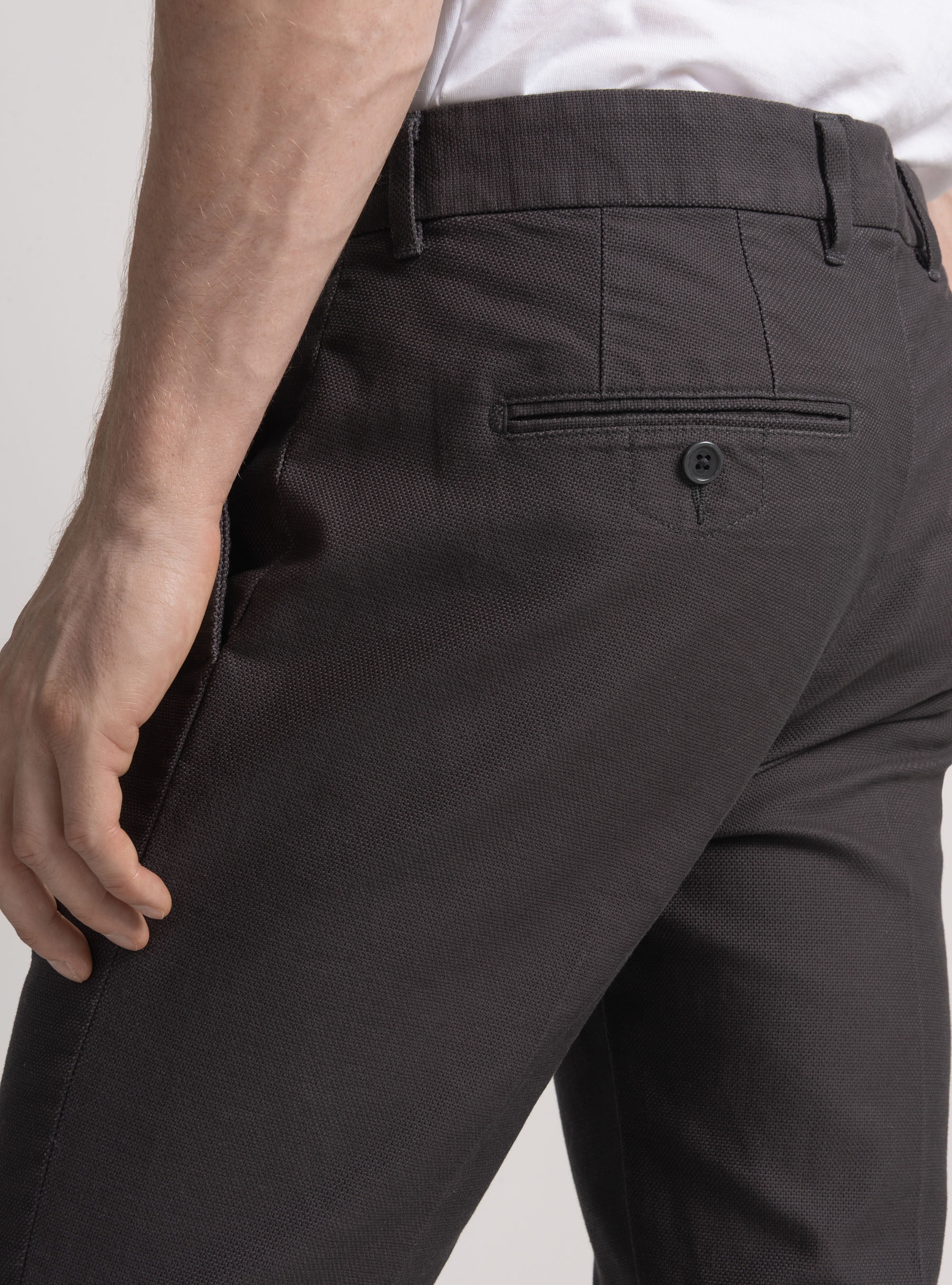 Pantaloni chino slim fit in cotone armaturato, ASFALTO