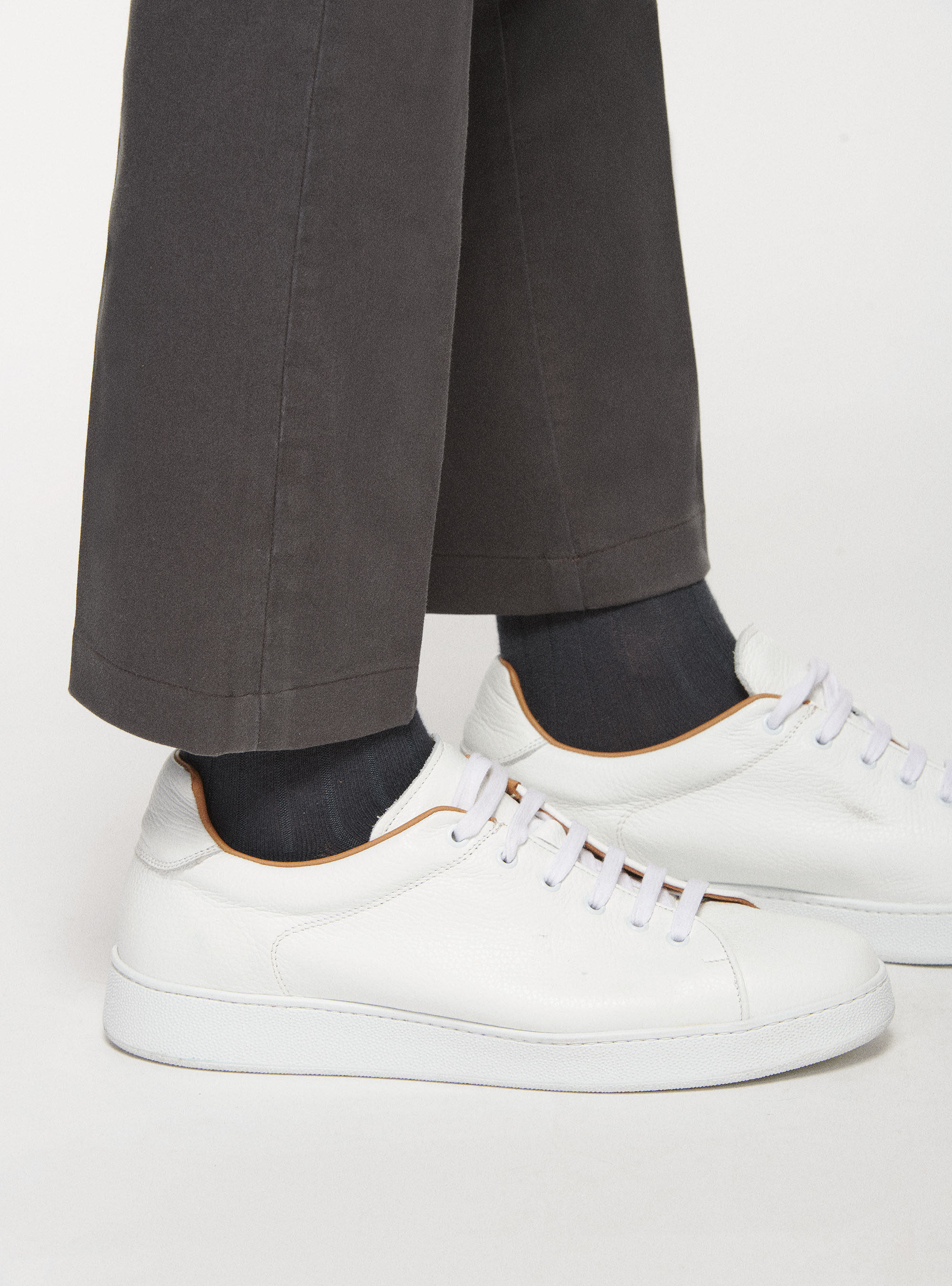 Sneakers in pelle martellata, BIANCO