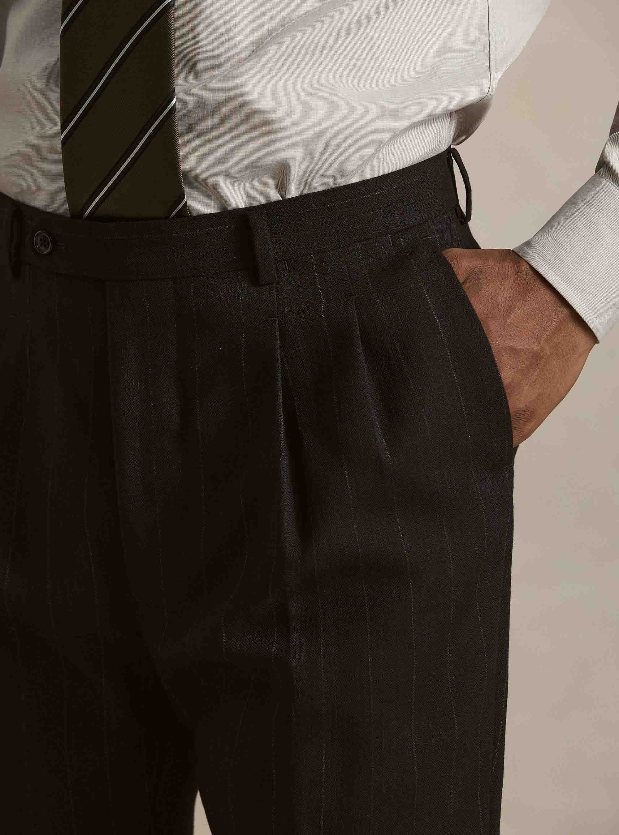 Pantaloni con pince in pura lana spigata, BLU NAVY