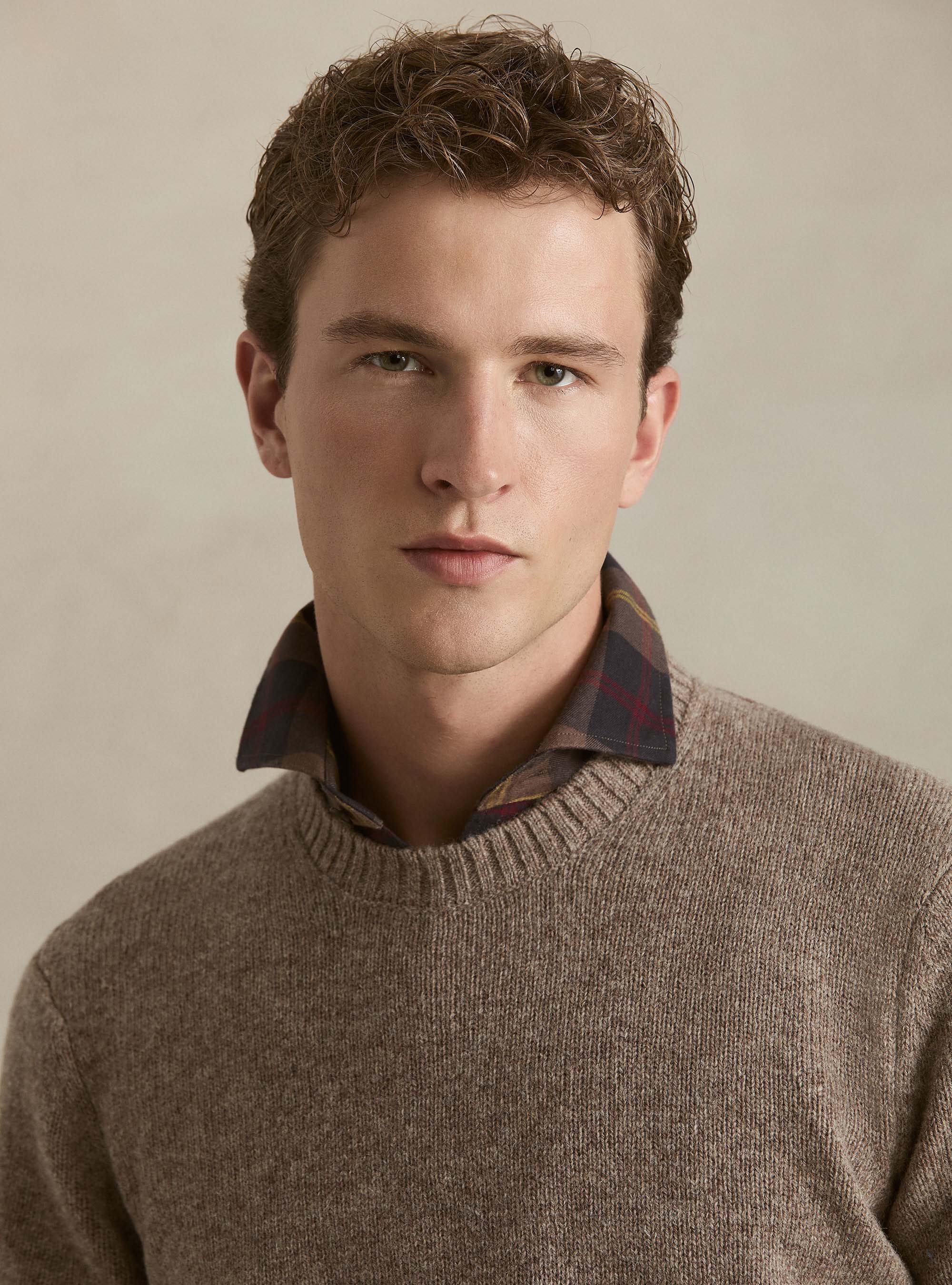 Maglia girocollo in pura lana shetland, FANGO