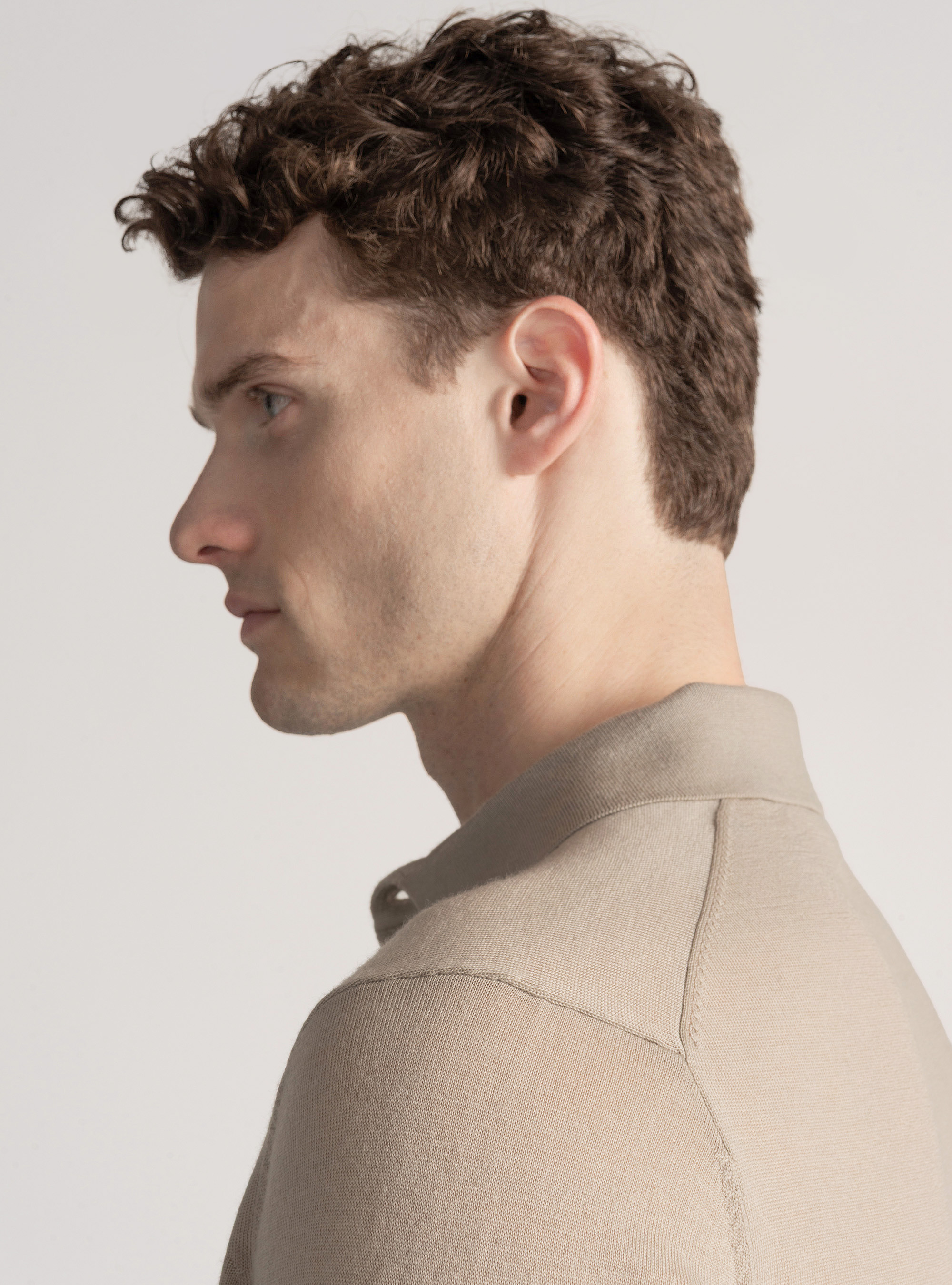 Maglia a polo in lana merino extrafine, SABBIA