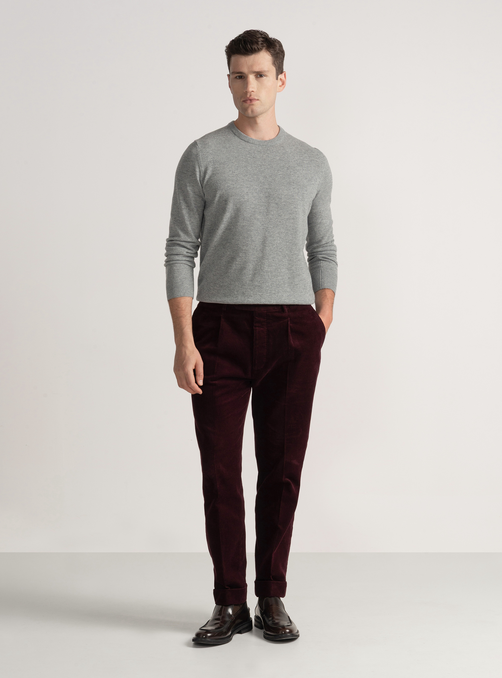 Pantaloni in velluto con pince e cinturino elastico, VINACCIA 0401C