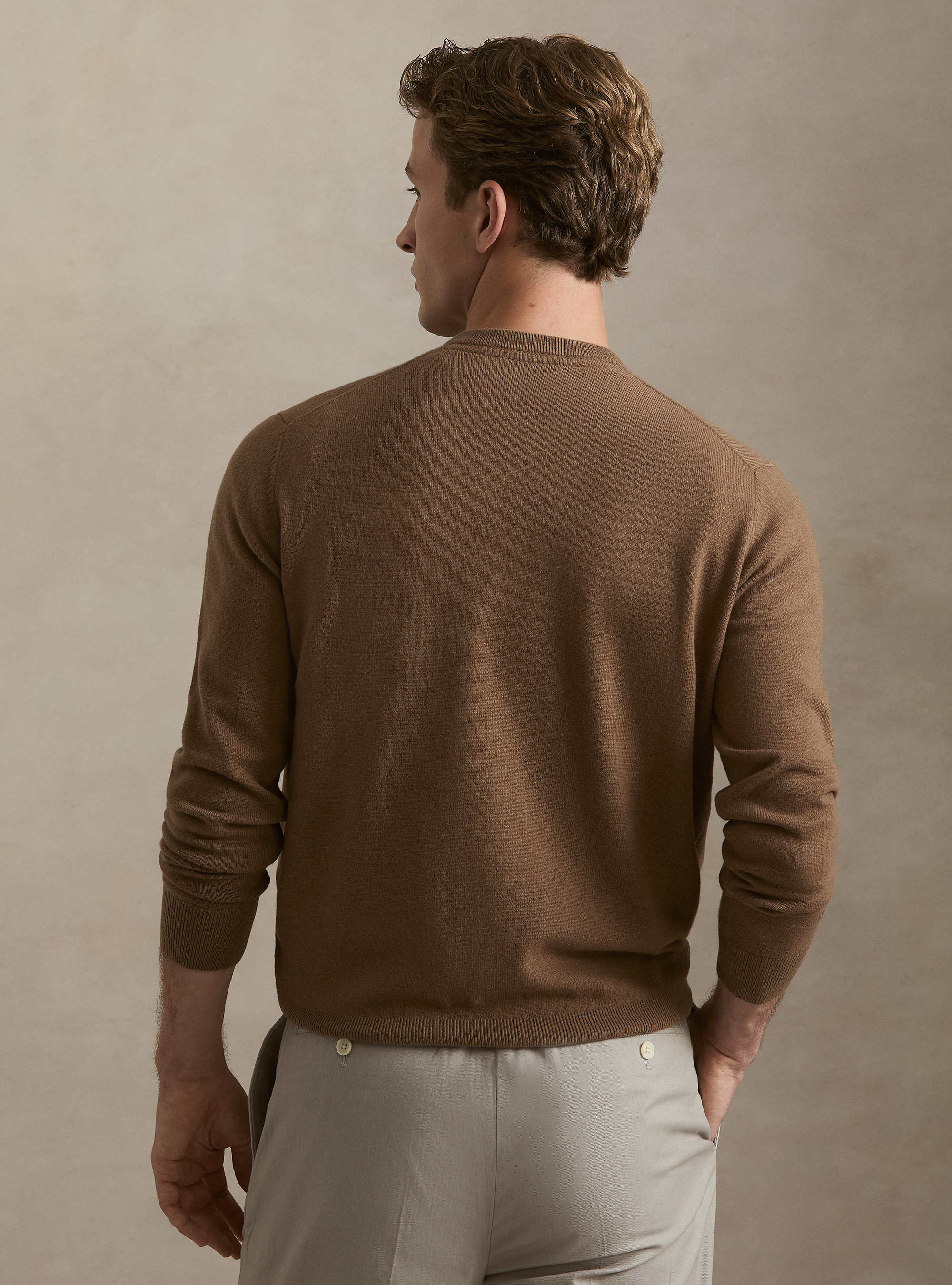 Maglia girocollo in lana lambswool e cashmere, NOCCIOLA