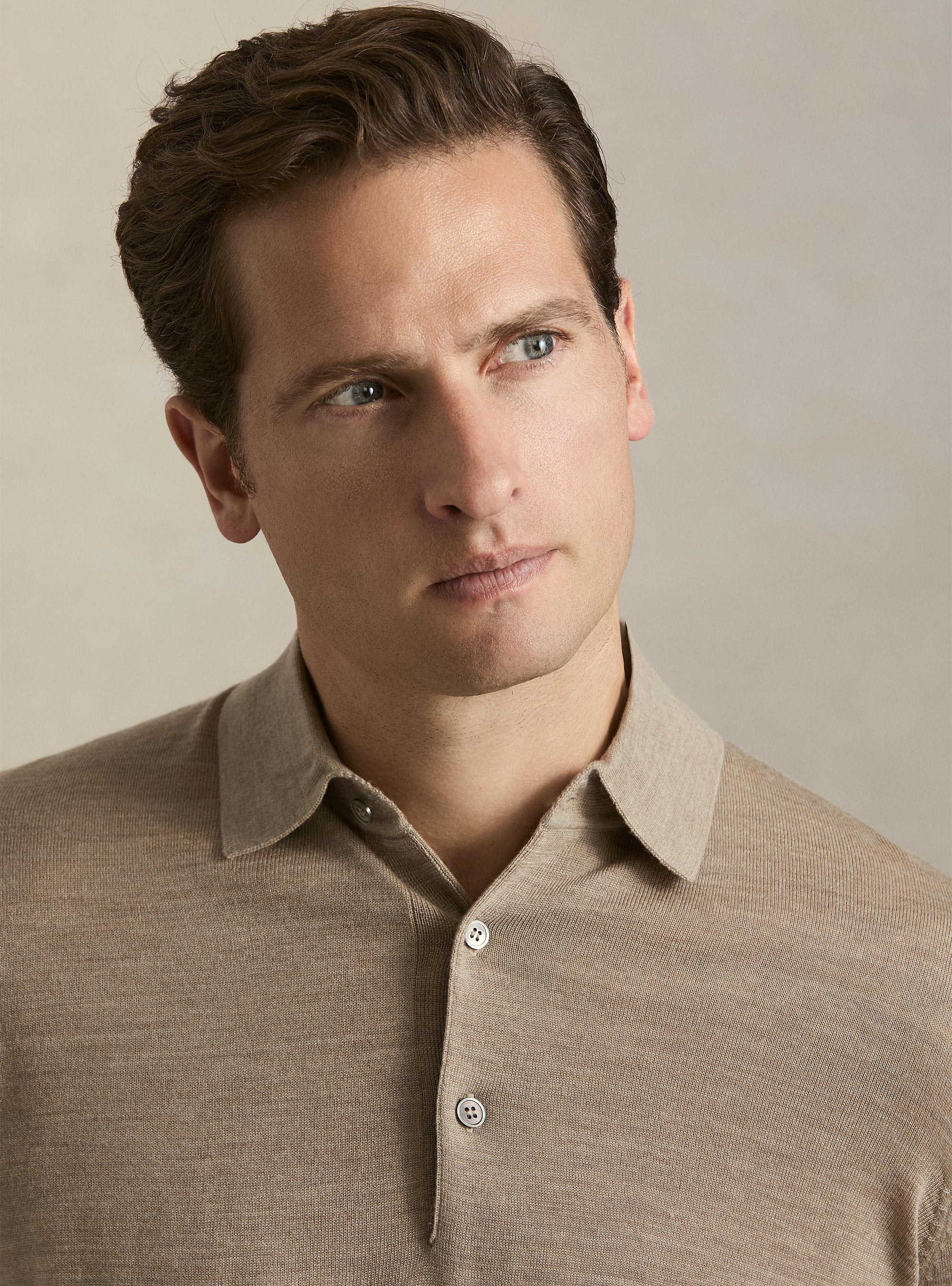 Polo in maglia in lana merino extrafine, FANGO 0555C