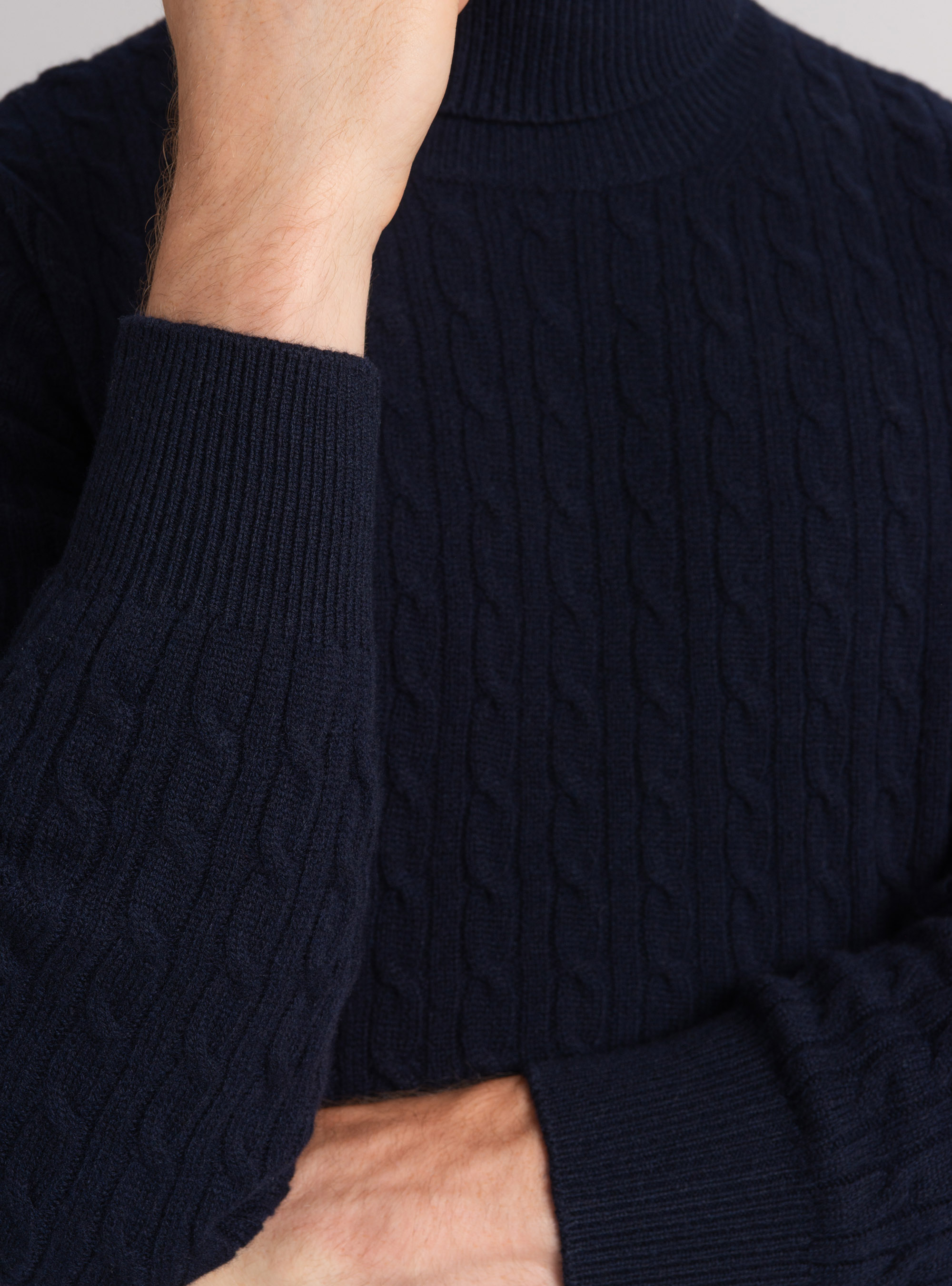Maglia collo alto con treccia in lana cashmere, BLU NAVY